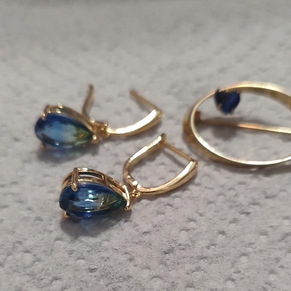 Beautiful Elegant Gold Earrings with Sapphire Blue Drops And Vintage Brooch - Picture 4 of 4